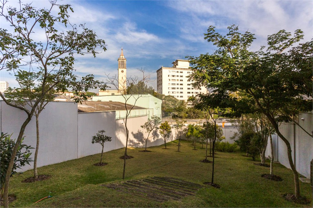 Apartamento à venda na Vila Mariana de 100m² com 3 dormitórios, 2 suítes, 2 vagas e lazer