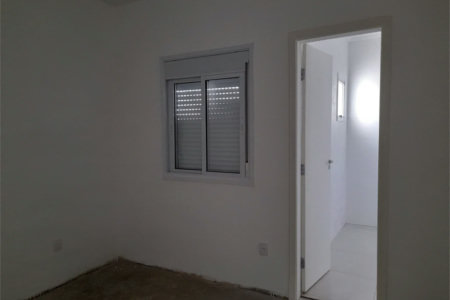Sobrado novo com duas suites , duas vagas .