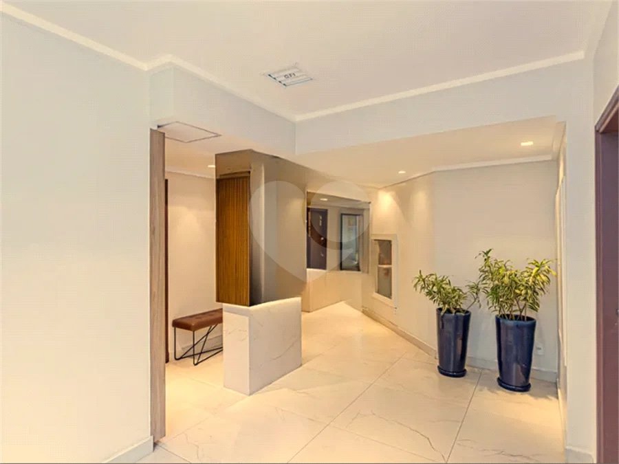 Apartamento reformado e mobiliado no Residência América - Venda - Parque Maria Domitila