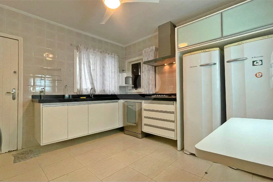 Casa à venda com 4 quartos, sendo 2 suítes,  em Riviera de São Lourenço, Bertioga, SP