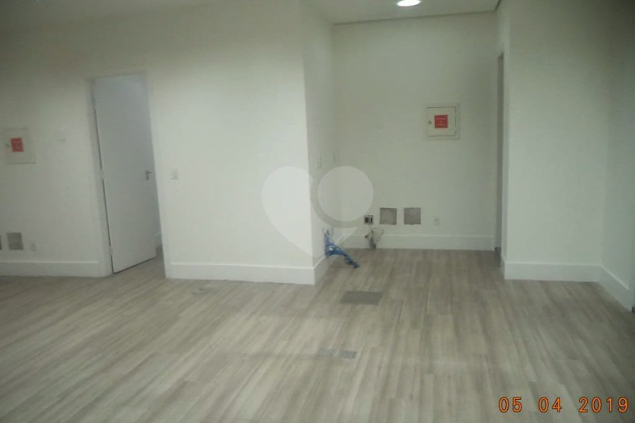 Conjunto comercial na Vila Olimpia