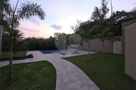 Casa à venda com 4 suítes no condomínio Residencial Jardim Primavera, Louveira - SP