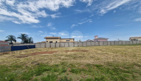 Terreno à venda no condomínio Monte das Araucárias, São Carlos - SP