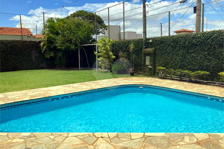 Belíssima casa no bairro Vila Rezende
