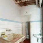 Sobrado à venda na Mooca de 212m² com 2 dormitórios, 1 suíte e 2 vagas.
