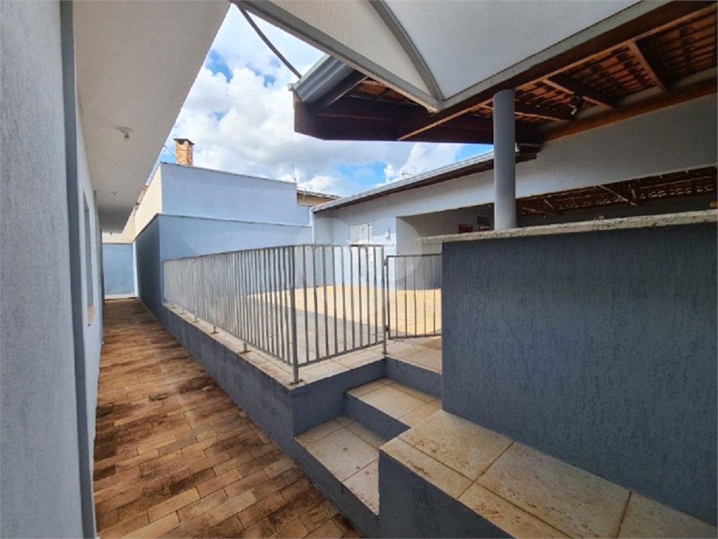 Casa à venda com 3 dormitórios, sendo 1 suite e ampla área de lazer no Jardim Brasil