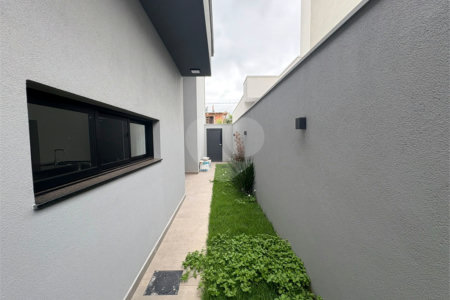 Casa á venda no condomínio Damha IV