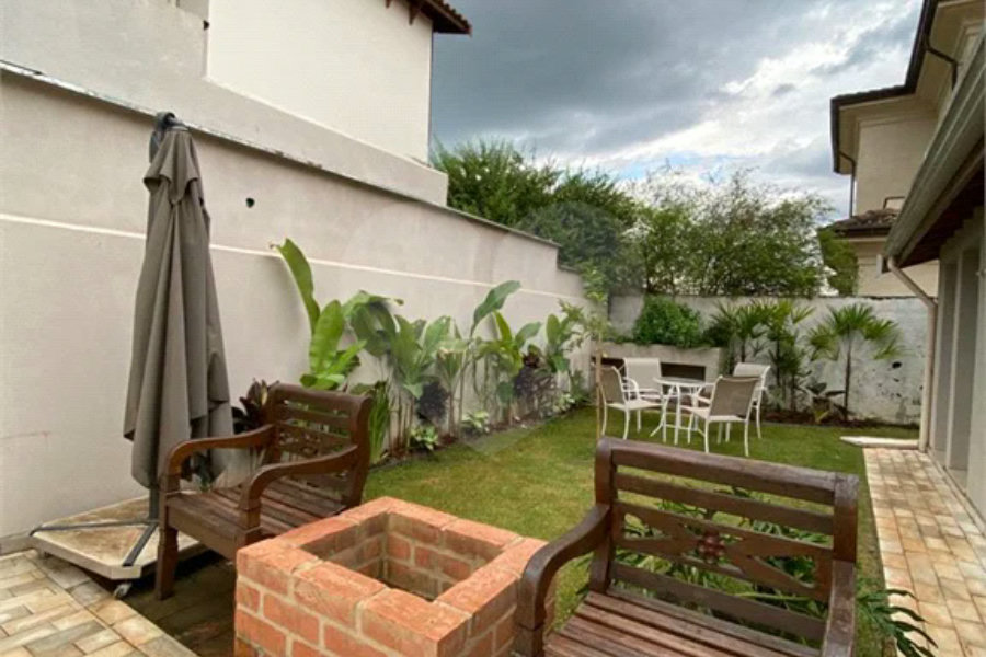 Casa à venda e locação no Condomínio Monte Alegre com 04 suítes.