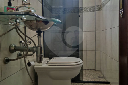 Apartamento para venda e locação na Aclimação de 108m² com 2 dormitórios e 2 banheiros, varanda