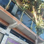 Sobrado 3 quartos e área comercial em baixo.