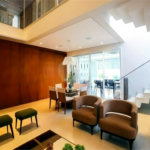 Casa de Alto Padrão em Condomínio com 4 suítes.