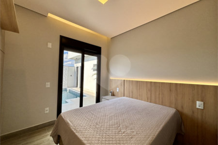 Indaiatuba - Sp - Condominio Maria Candida - R$ 2.250.000,00 - 3 suítes, sendo 1 master com closet e banheiro com duas cubas e dois chuveiros - Escritório - Piscina em Alvenaria aquecida e Hidro com Iluminação - Ar Condicionado instalado em todos os quartos, escritorio, sala e area gourmet