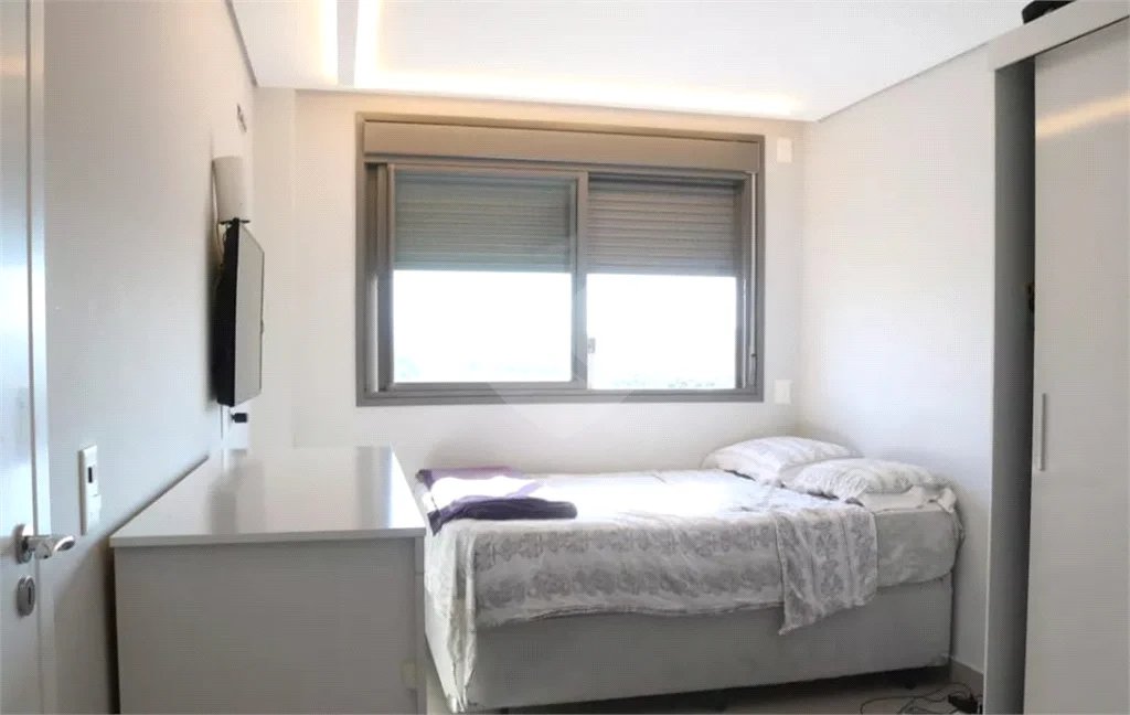 Apto com 3 quartos e Súite nq Barra Funda Ótima oportunidade !