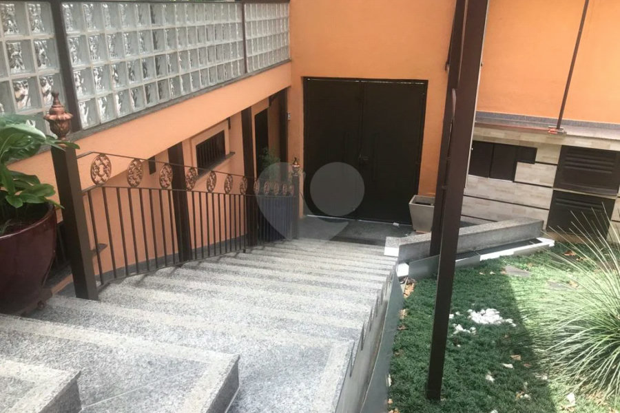 Casa à venda com 5 quartos, sendo 3 suítes, em Alto da Lapa, São Paulo, SP