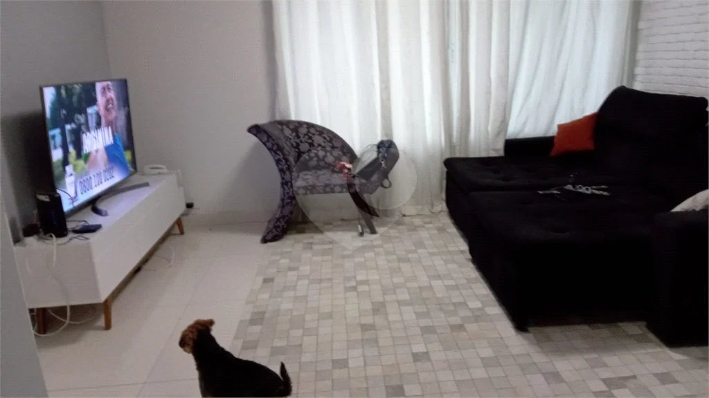 Casa à venda com 3 quartos, sendo 1 suíte, no condomínio Forest Hills, Guarulhos - SP