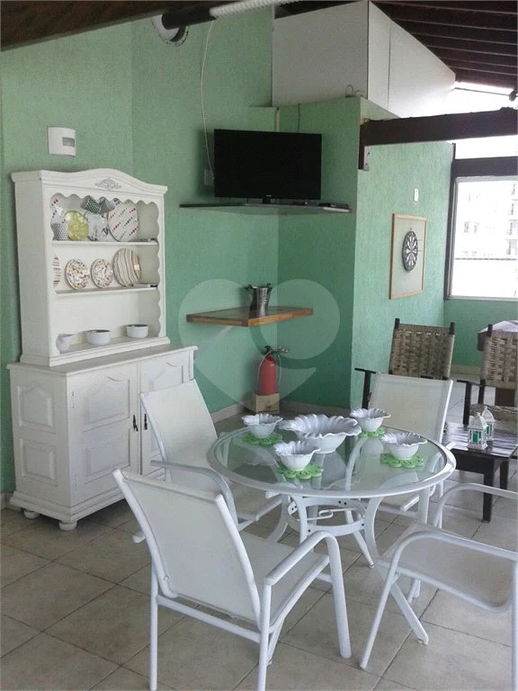 Cobertura à venda no Guarujá, Pitangueiras