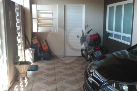 Casa térrea para venda ou locação no Jardim São Carlos V