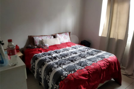 Vende Sobrado com 180m² - Vila Santa Catarina