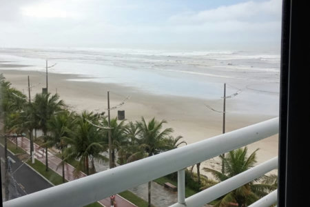 Apartamento Frente Mar em Solemar – Praia Grande