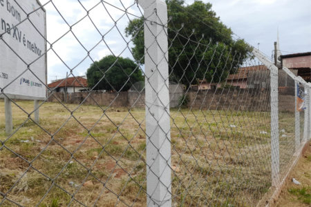 Terreno Comercial à Venda na Av. Teixeira de Barros – Rua Larga