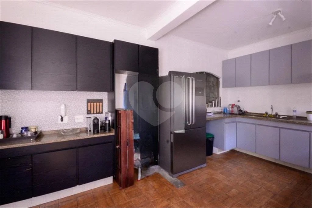 Casa com 4 Dormitórios sendo 1 suíte, com 3 Vagas