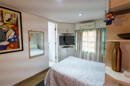 Casa à venda com 4 quartos, sendo 2 suítes, em Brooklin, São Paulo, SP