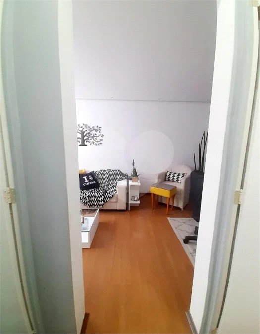 Apartamento com 2 quartos e 1 banheiro