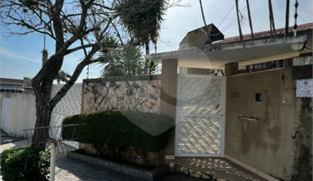 Sobrado à venda com 4 quartos, sendo 2 suítes,  em Vila Oliveira, Mogi das Cruzes, SP