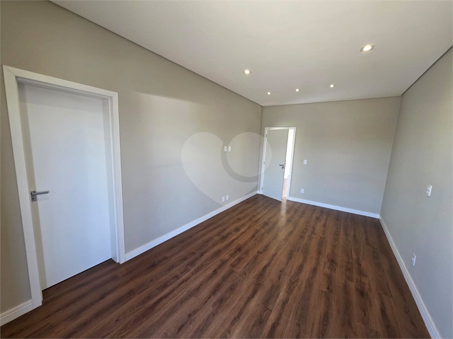 Sobrado com 3 suítes e closet, e escritório Faber 4