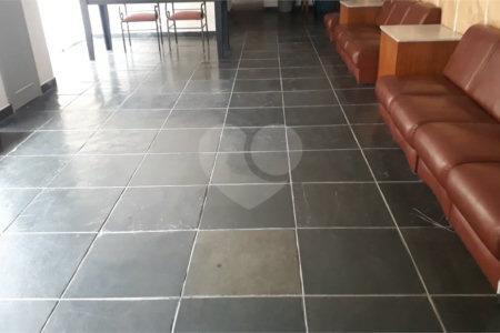 Venda apartamento 2 dormitórios, vaga de garagem fixa, lazer completo. Campo Belo. SP.