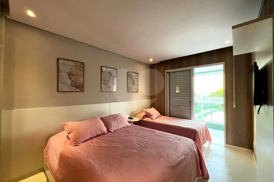 Apartamento à venda com 3 quartos, sendo 1 suíte, em Riviera de São Lourenço, Bertioga, SP