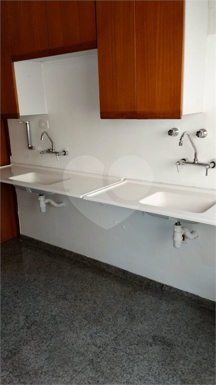 Apartamento à venda no bairro Bela Vista.