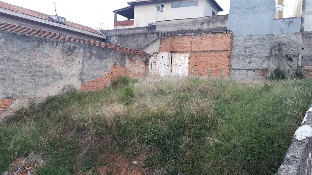 Terreno limpo Pronto para Construir com 271 metros em Ótimo Local Atenção Construtores!!!