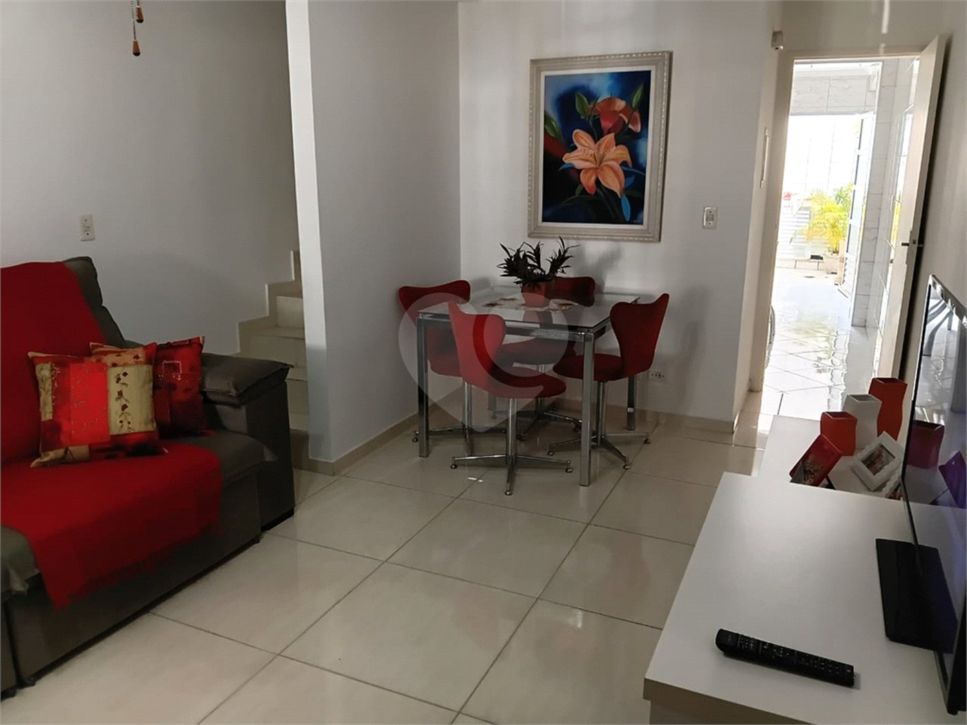 Sobrado em condomínio fechado com 3 dormitórios e 100m2