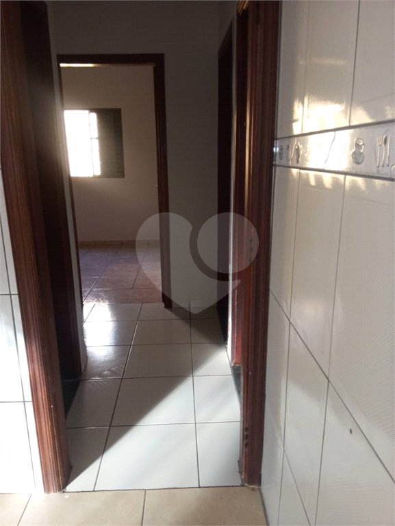 Casa térrea com salão comercial para venda no Maria Stella Fagá.