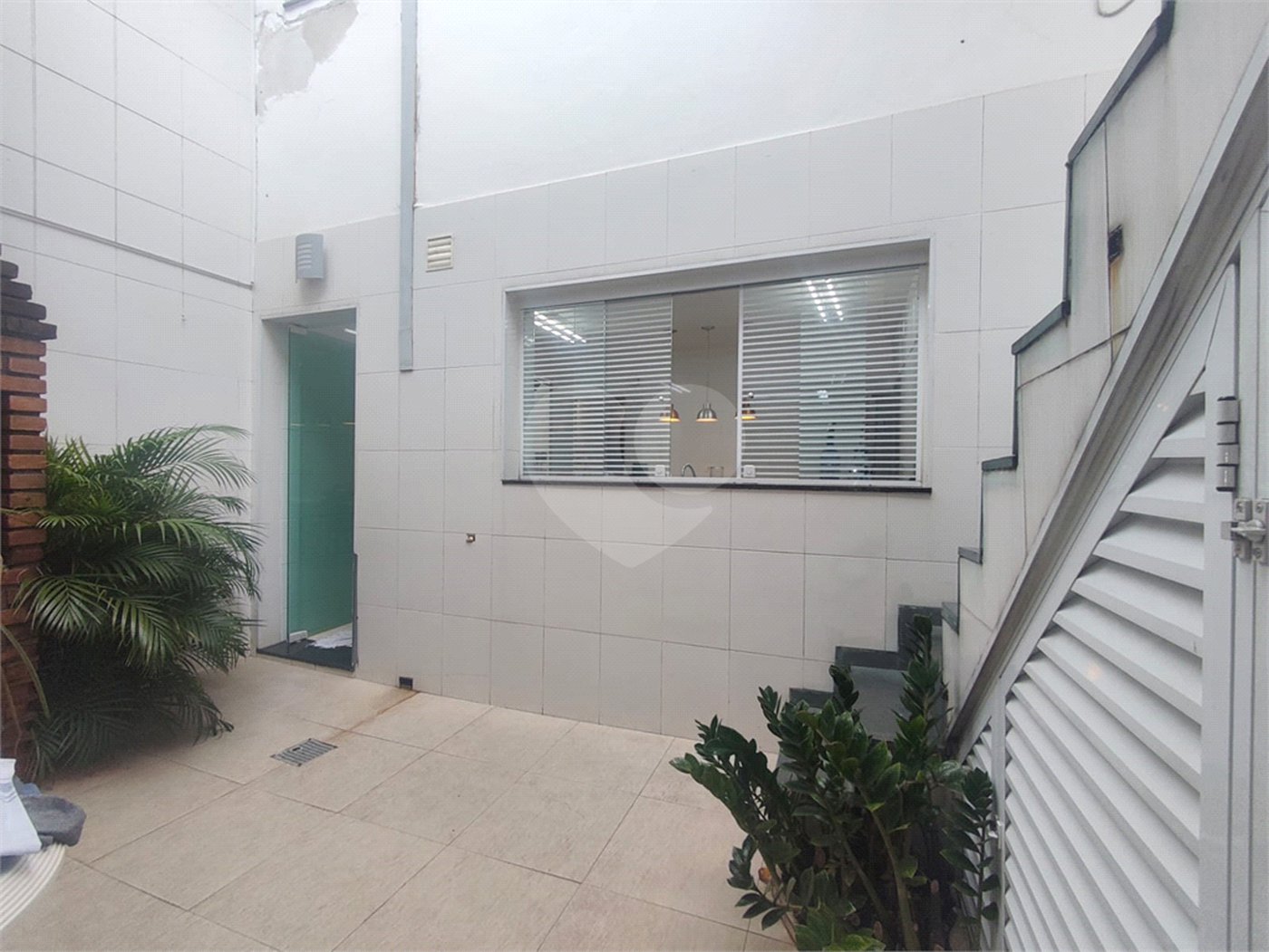 Excelente imóvel para locação comercial com 220m² e vaga no Anália Franco !!
