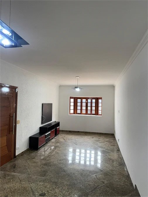 Sobrado à venda ou para alugar com 3 suítes em Vila Sônia, São Paulo, SP