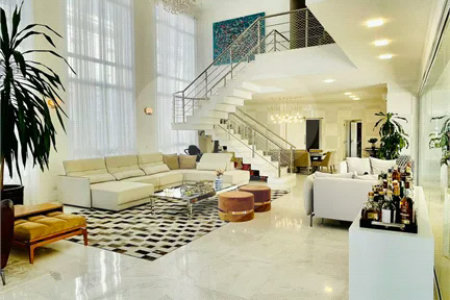 Belíssima casa à venda com 700 m² no Condomínio Tamboré, em Alphaville!!!