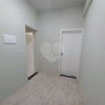 Ótima sala para escritório com 37 m², possui 2 ambientes.