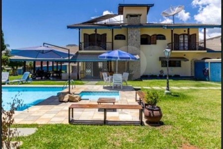 Casa com 6 Quartos e 8 banheiros à Venda, 1500 m² de Terreno em Atibaia/SP