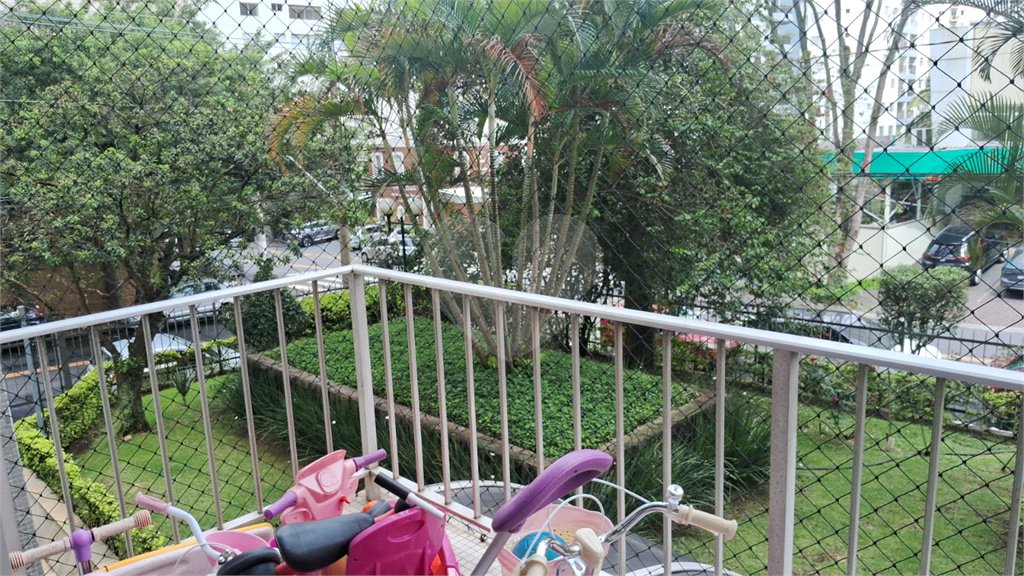 Apartamento a venda na Aclimação com 4 dormitórios e 2 vagas.