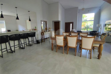 Casa térrea para venda no Condomínio Damha III