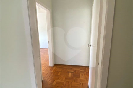Apartamento à Venda | 327 m² | 4 dormitórios (1 suíte) | 2 vagas na Mooca!