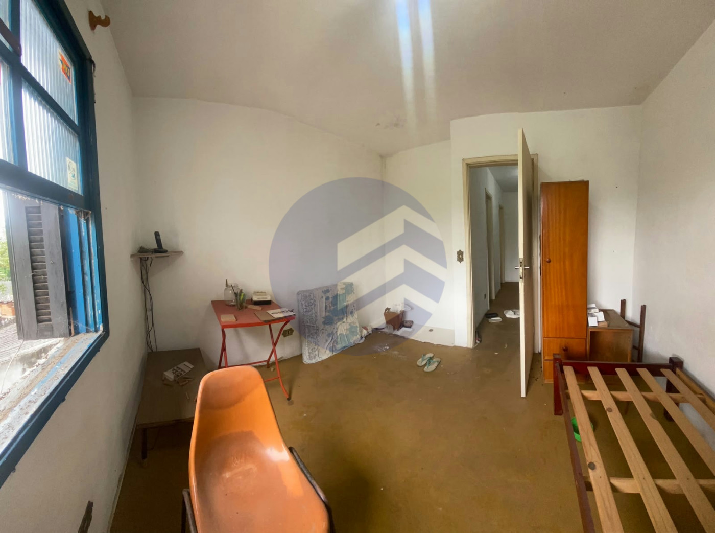 Casa à venda com 2 quartos em Jardim Alvorada, oportunidade para investidor