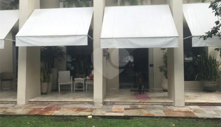Casa à venda com 4 suítes em Jardim Leonor, São Paulo, SP