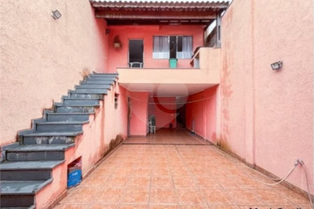 Casa com 150m², 5 dormitórios, sendo 1 suíte, 2 vagas de garagem, à venda na Vila Matilde.