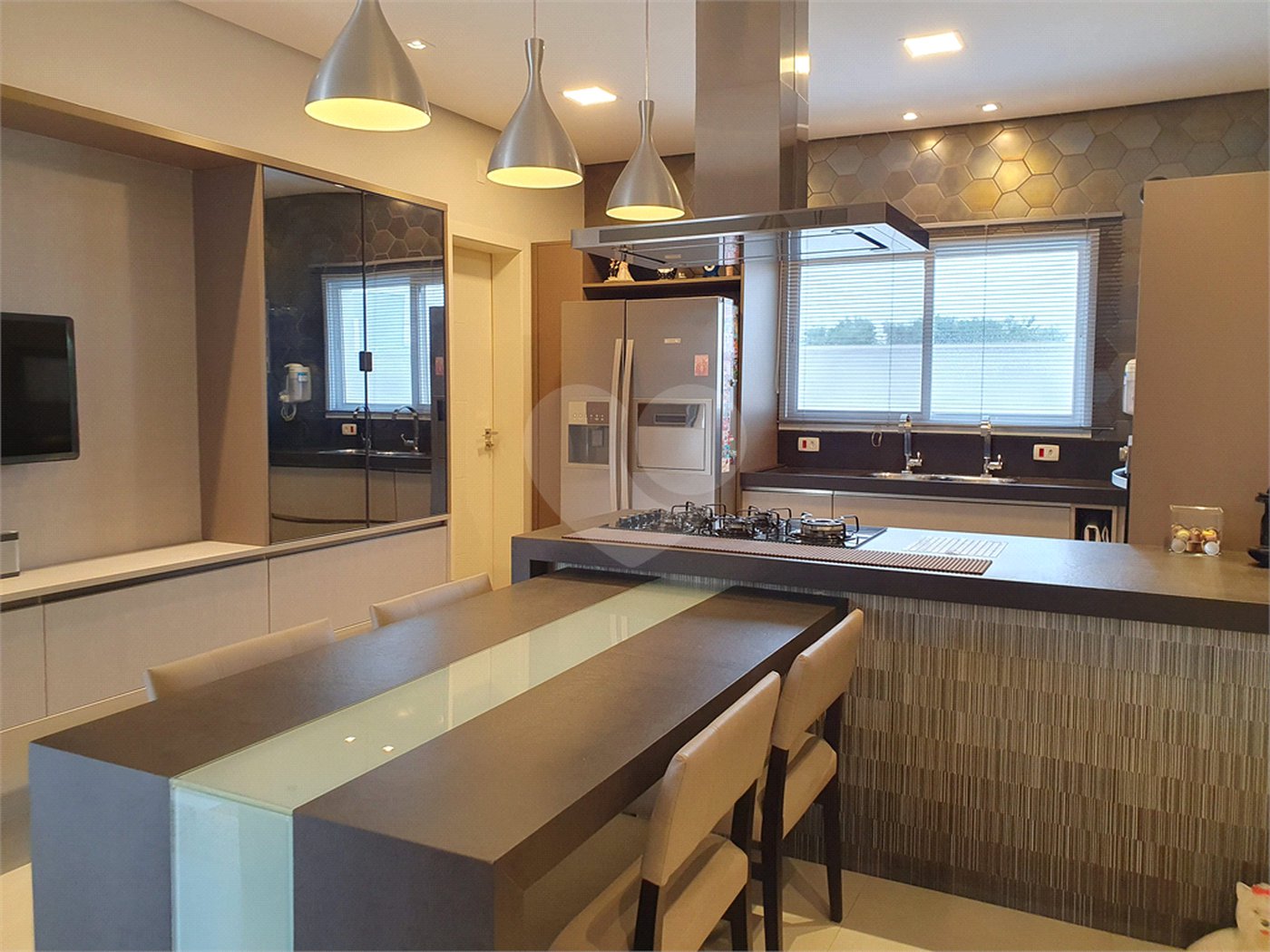 CASA A VENDA NO URBANOVA, CONDOMINIO JAGUARY, 4 DORMITORIOS, 4 SUITES, 5 VAGAS, PISCINA, SJC