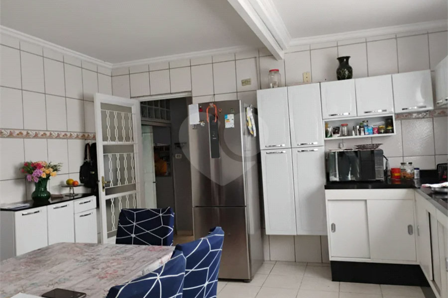 Vende-se casa na Vila Santa Catarina - Excelente oportunidade para investimento e geração de renda