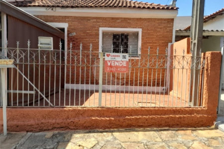 Casa com 2 dormitórios à Venda no Jardim Brasil