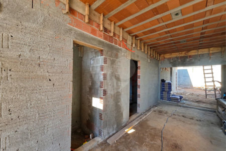 Casa térrea 3 dormitório 1 suíte com closet à venda no Condomínio Vileneuve,
